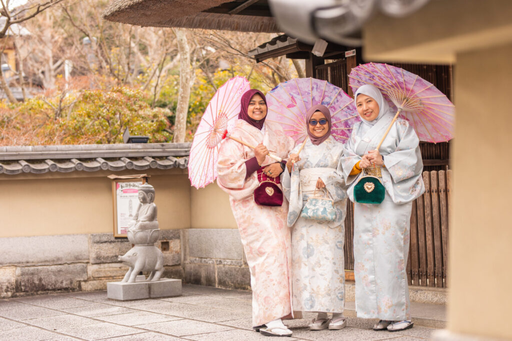 Kyoto Without the Rush｜Private Photo Shoot for Couples & Families photo 3